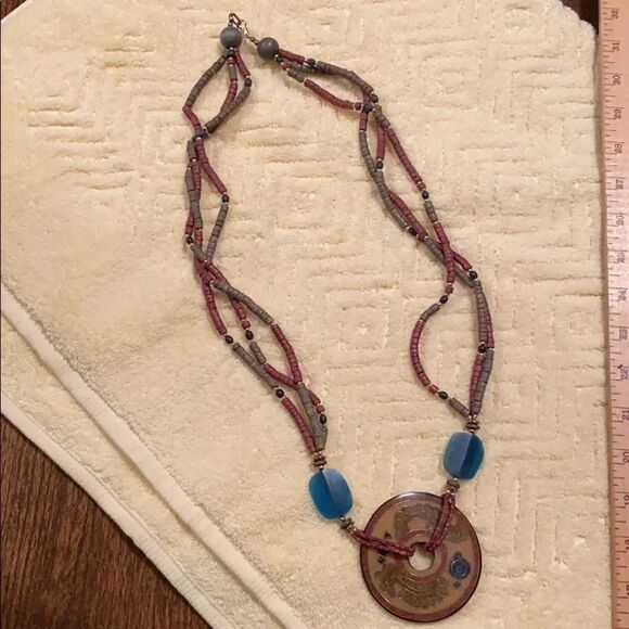 Elegant Multicolor Beaded Necklace - Picture 1 of 5
